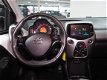 Toyota Aygo - 1.0 VVT-i 69pk 5D x-shift x-play LM velgen - 1 - Thumbnail