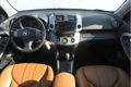 Toyota RAV4 - 2.0 VVTi X-Style Navigator 1e eigenaar/ Leder/ Navi/ ECC/ PDC - 1 - Thumbnail