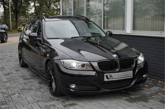 BMW 3-serie Touring - 320i Aut. High Exe Navi|Pano|Leder|CIC Zwart - 1