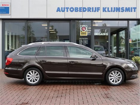 Skoda Superb Combi - 1.6 TDI Ambition Business | xenon | navi | parkeersensoren | trekhaak | - 1