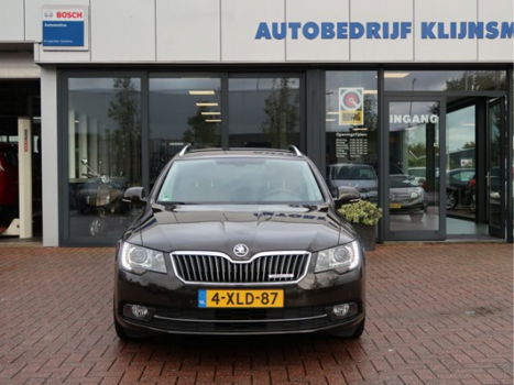 Skoda Superb Combi - 1.6 TDI Ambition Business | xenon | navi | parkeersensoren | trekhaak | - 1