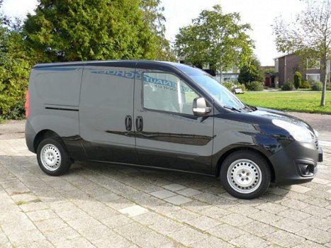 Opel Combo - 1.6 CDTi L2H1 105PK Edition Airco, Navi. TREKHAAK, GROTE NAVI, ELEK RAMEN EN SPIEGELS, - 1