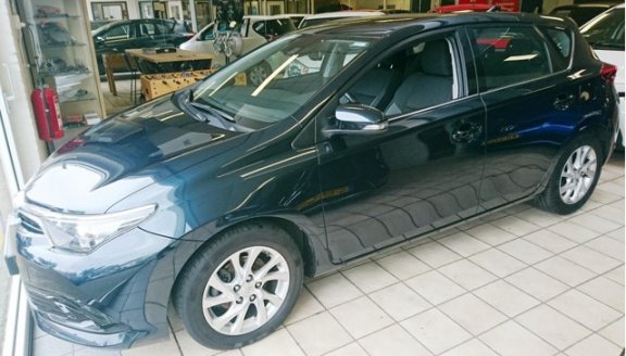 Toyota Auris - 1.3 Aspiration met navigatie en vele andere opties - 1