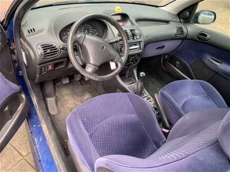 Peugeot 206 - 1.4 2004 nieuwe apk nieuwe beurt - 1