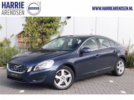 Volvo S60 - T5 Momentum, Leder, Navi, PDC V+A - 1