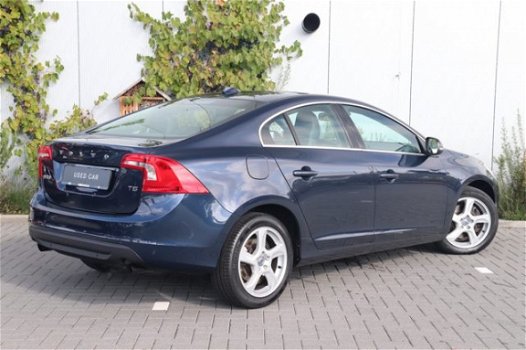 Volvo S60 - T5 Momentum, Leder, Navi, PDC V+A - 1