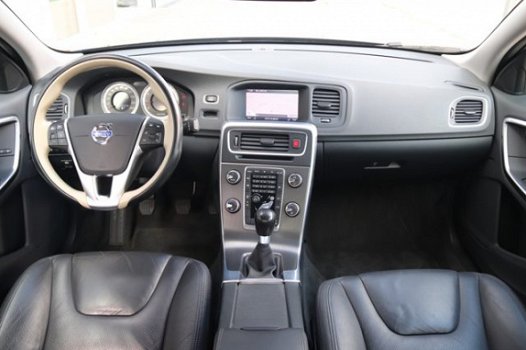 Volvo S60 - T5 Momentum, Leder, Navi, PDC V+A - 1