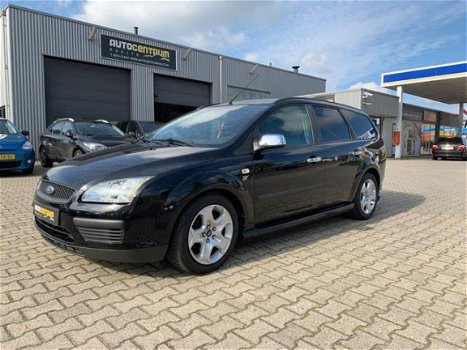 Ford Focus Wagon - 1.8-16V ST uitvoering AIRCO//RADIO/CD//NIEUWE APK//STOEL VERWARMING//ST UITVOERIN - 1