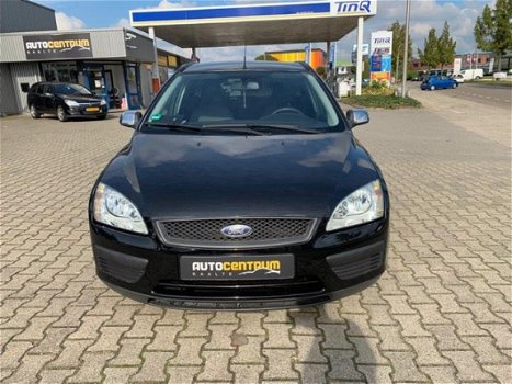 Ford Focus Wagon - 1.8-16V ST uitvoering AIRCO//RADIO/CD//NIEUWE APK//STOEL VERWARMING//ST UITVOERIN - 1