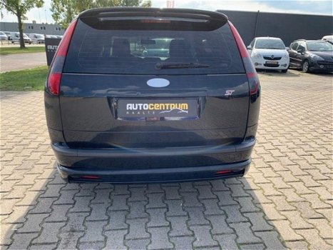 Ford Focus Wagon - 1.8-16V ST uitvoering AIRCO//RADIO/CD//NIEUWE APK//STOEL VERWARMING//ST UITVOERIN - 1