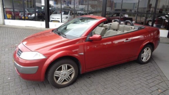 Renault Mégane coupé cabriolet - 2.0-16V Privilège Luxe Riem Vervangen Bij 185323 - 1