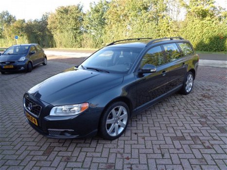 Volvo V70 - 2.0D Limited Edition LEER NAVIGATIE TREKHAAK PDC - 1