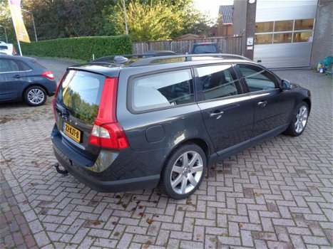 Volvo V70 - 2.0D Limited Edition LEER NAVIGATIE TREKHAAK PDC - 1