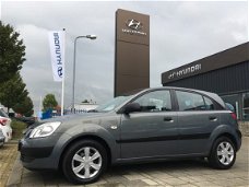 Kia Rio - 1.4 L *RIJKLAAR