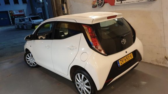 Toyota Aygo - 1.0 VVT-i x Volle Optie/Nav/Nw APK/Garantie - 1