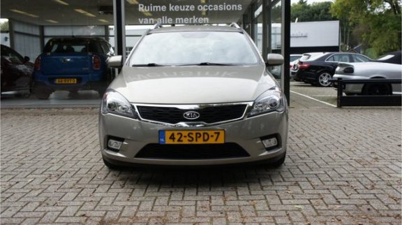 Kia Cee'd - 1.4 CVVT Navigator Plus Pack - 1