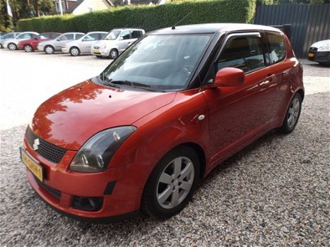 Suzuki Swift - 1.3 Exclusive - 1