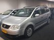 Volkswagen Touran - 1.6 75KW, 5 persoon, airco - 1 - Thumbnail