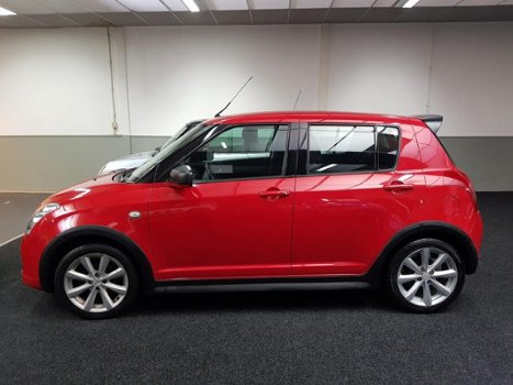 Suzuki Swift - 1.3 exclusive, sport uitvoering 5 deurs met airco en NAP - 1