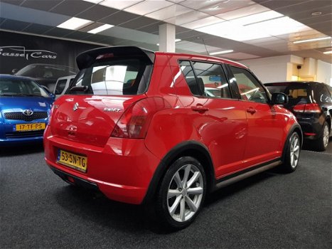 Suzuki Swift - 1.3 exclusive, sport uitvoering 5 deurs met airco en NAP - 1