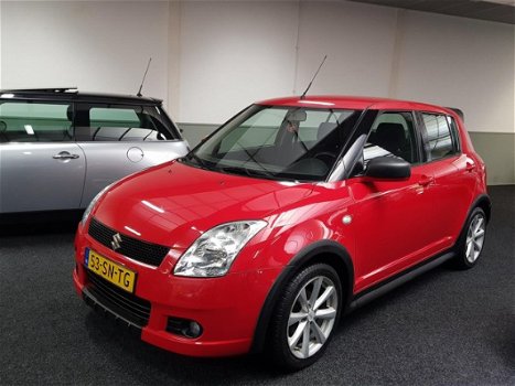 Suzuki Swift - 1.3 exclusive, sport uitvoering 5 deurs met airco en NAP - 1