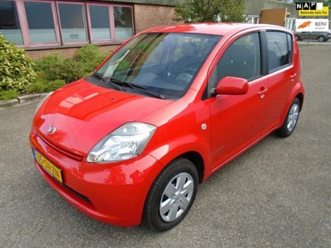 Daihatsu Sirion 2 - 1.0-12V Trend Boekjes N.a.p Apk.10.10.2020 - 1