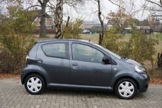 Toyota Aygo - 1.0-12V Cool 5-Dr. | Clima | 2e eig