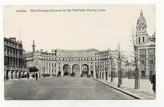 R008 Londen / New Archway Entrance to the Mall from Charing Cross. / Engeland - 1