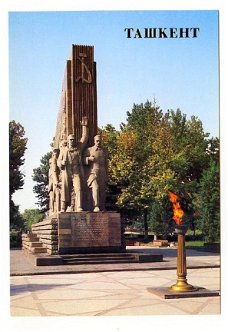 R033 Tashkent Monument to 14 Turkestan commissars / Oezbekistan