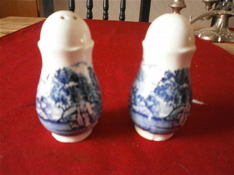 van Palissy England Royal Worcester Salt & Pepper Shakers Blue - 1