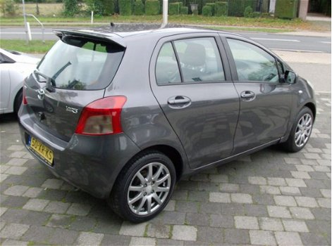 Toyota Yaris - 1.3 16V VVT-I LINEA LUNA - 1