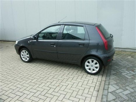 Fiat Punto - 1.4-16V Young '05, AIRCO, CRUISE CONTROLE, APK 05-'20 - 1