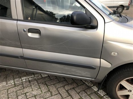 Suzuki Ignis - 1.3 DDiS GLS 5-deurs airco elektrische ramen+spiegels lm-velgen trekhaak cd-speler ap - 1