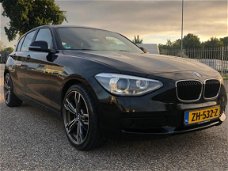 BMW 1-serie - 2.0 118D AUTOMAAT, NAVI, LED, 18INCH Velgen