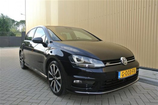 Volkswagen Golf - 1.4 TSI Business Edition R LINE - 1