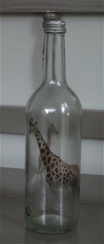 fles met een giraffe (giraf) erop - 1