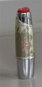 aansteker in de vorm van een lipstick - 1