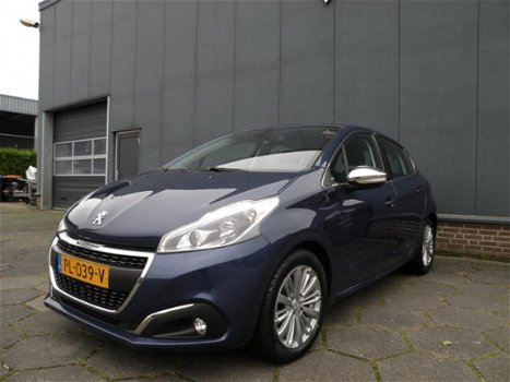 Peugeot 208 - 1.2 PureTech Blue Lease Executive - 1