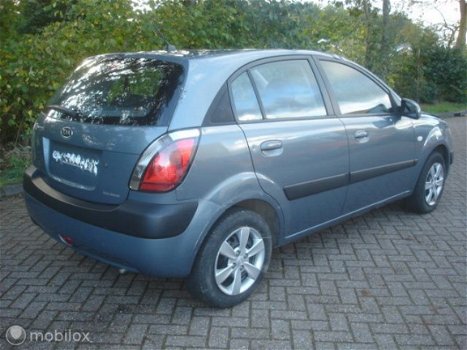 Kia Rio - 1.4 I Airco. Schade rondom - 1