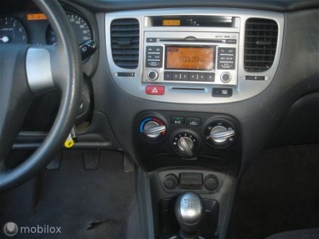 Kia Rio - 1.4 I Airco. Schade rondom - 1