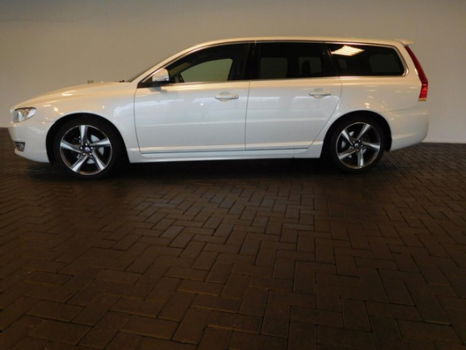 Volvo V70 - 1.6 D2 Nordic+ automaat, leder, navigatie - 1