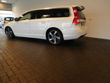 Volvo V70 - 1.6 D2 Nordic+ automaat, leder, navigatie - 1