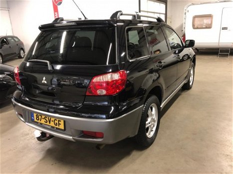 Mitsubishi Outlander - 2.0 MPI 2WD Invite Plus/ECC/AUDIO/LMV - 1