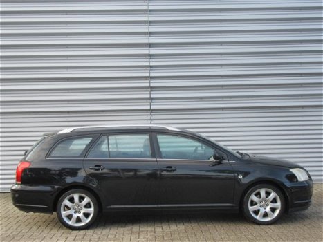 Toyota Avensis Wagon - 2.0 VVTi Linea Luna - 1