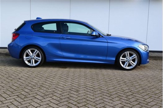 BMW 1-serie - 114i High Executive M-Sport / Xenon/ Navigatie Professional/ Lane departure warning - 1