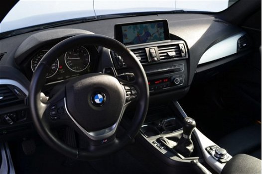 BMW 1-serie - 114i High Executive M-Sport / Xenon/ Navigatie Professional/ Lane departure warning - 1