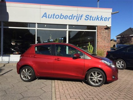 Toyota Yaris - 1.3 VVT- Dynamic CVT automaat 37.062 km - 1