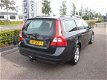 Volvo V70 - 2.0T Momentum Leer+Trekhaak - 1 - Thumbnail