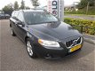 Volvo V70 - 2.0T Momentum Leer+Trekhaak - 1 - Thumbnail