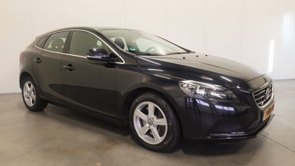 Volvo V40 - 2.0 D4 Momentum Business NAVI/CLIMATIC/CRUISE/LMV - 1